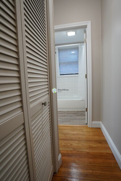 Building Photo - 50 Park Vale Ave