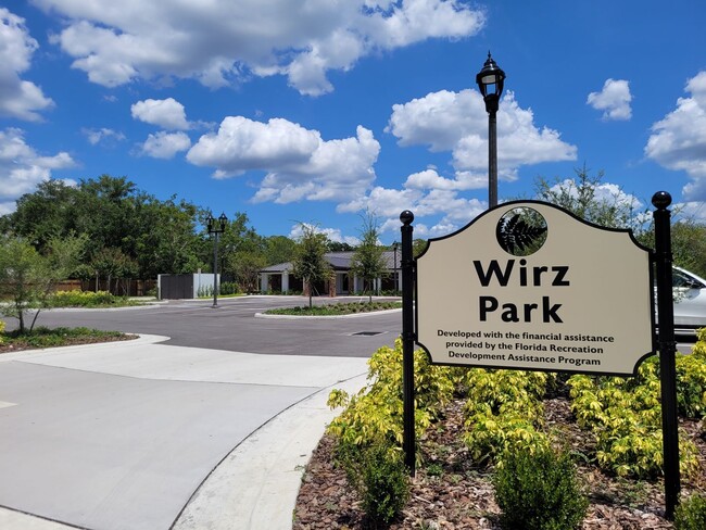 Building Photo - 10 Winding Ridge Rd