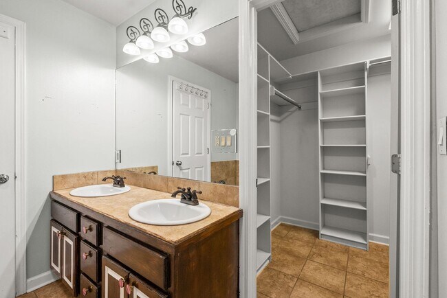 Building Photo - Charming Midtown Little Rock Home on Corner Lot – 3BR/2BA + Garage