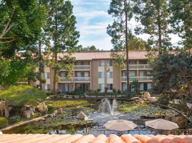 Building Photo - 1885 Diamond St