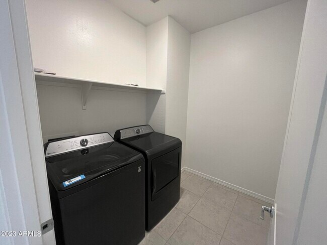 Building Photo - 9323 E Sector Dr