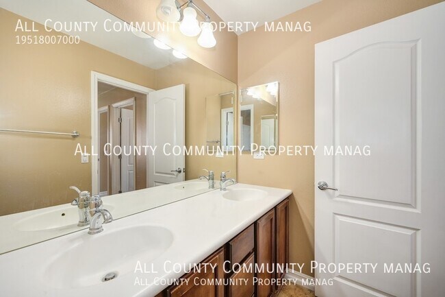 Building Photo - 34322 Heather Ridge Rd