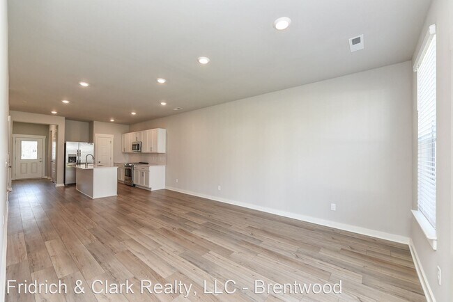 Building Photo - 3 br, 2.5 bath House - 728 Mickelson Way