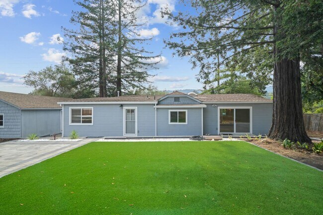 Building Photo - 789 Cañada Rd