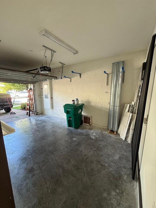 Building Photo - 15955 NW 91st Ct