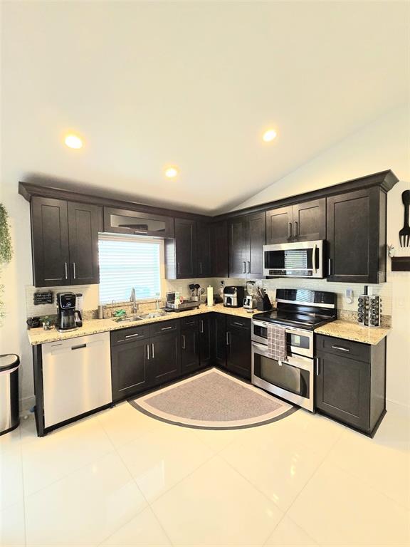 Building Photo - 2823 Maguire Dr