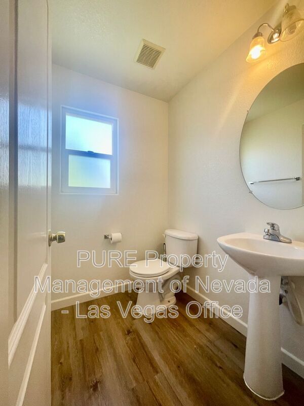 Building Photo - 102 La Padania Ave