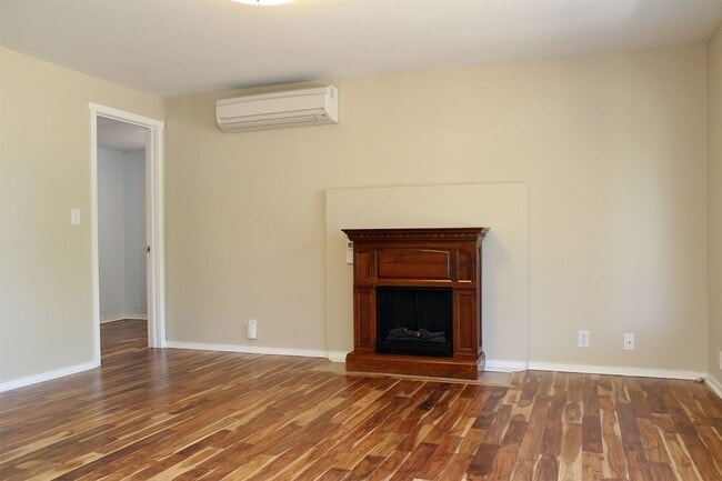 Building Photo - 4216 NE Simpson St