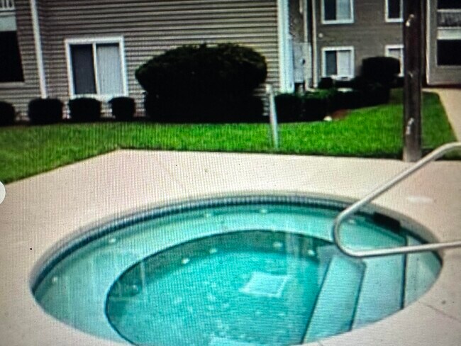 Building Photo - 4000 SW 23rd St