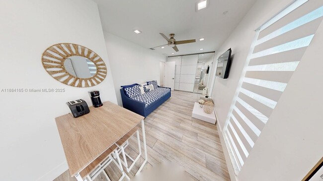 Building Photo - 1055 NW 99th Ave