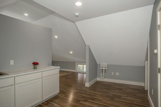 Building Photo - 288 Acre Ln