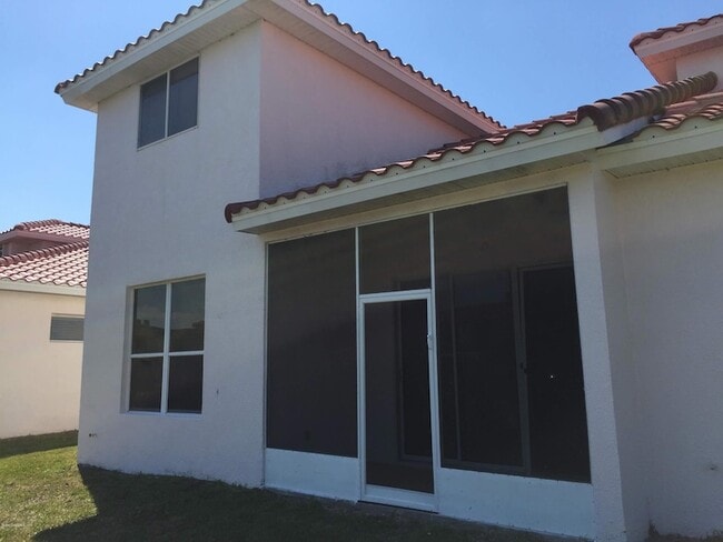 Building Photo - 250 St Lucie Ln