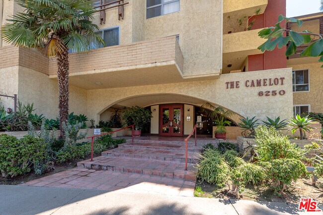 Building Photo - 6250 Buckingham Pkwy