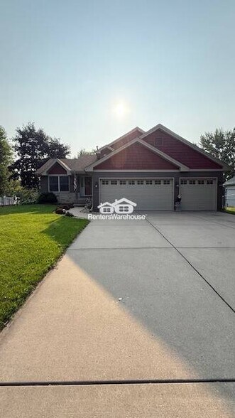 Primary Photo - 7152 Snow Owl Ln