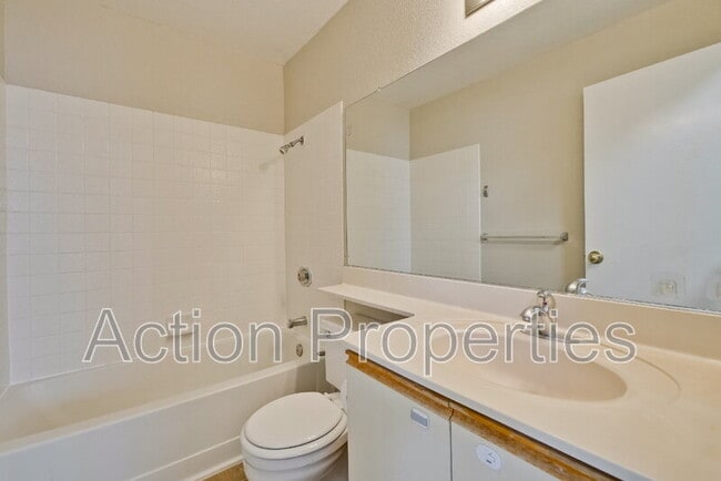 Building Photo - 1341 Meadow Ridge Cir