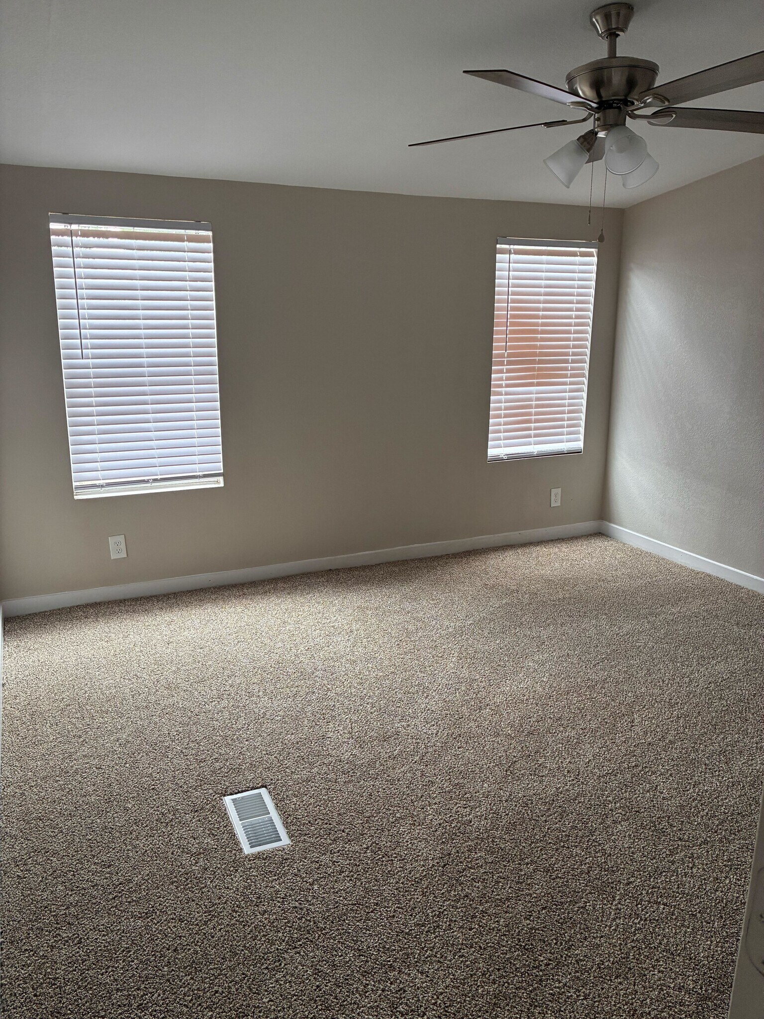 Building Photo - 1403 Darold Dr