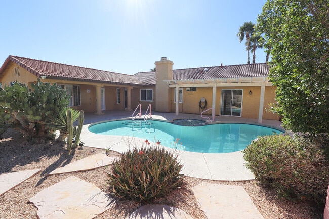 Building Photo - 64900 Desert Air Ct