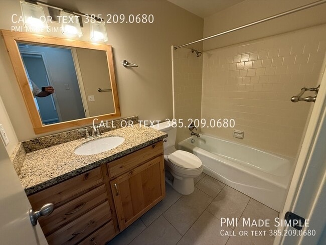 Building Photo - 10342 Countrywood Dr