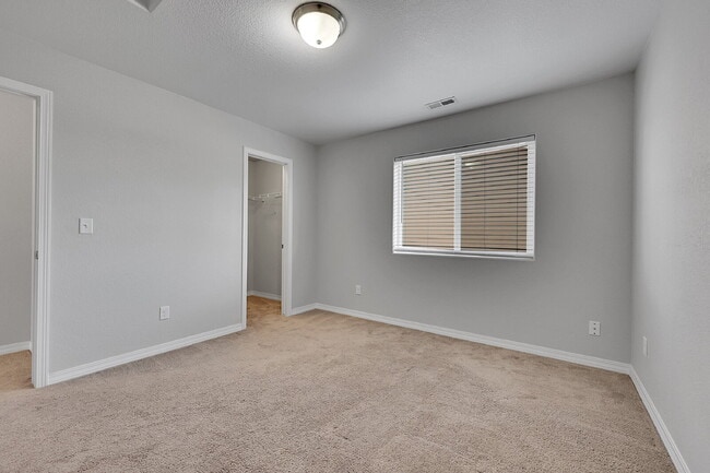 Building Photo - $2,595.00, 3 beds, 2.5 bath, Single Family...
