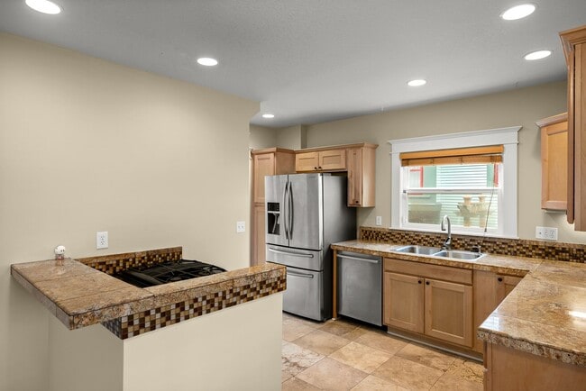 Building Photo - URBAN UPDATED 4 Bedroom/3 Bath CRAFTSMAN S...