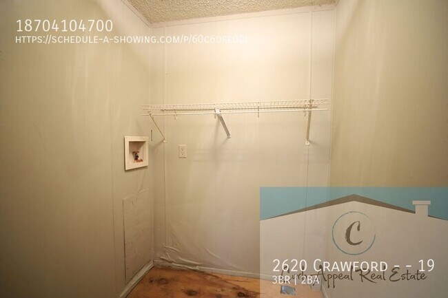 Building Photo - 2620 Crawford Dr
