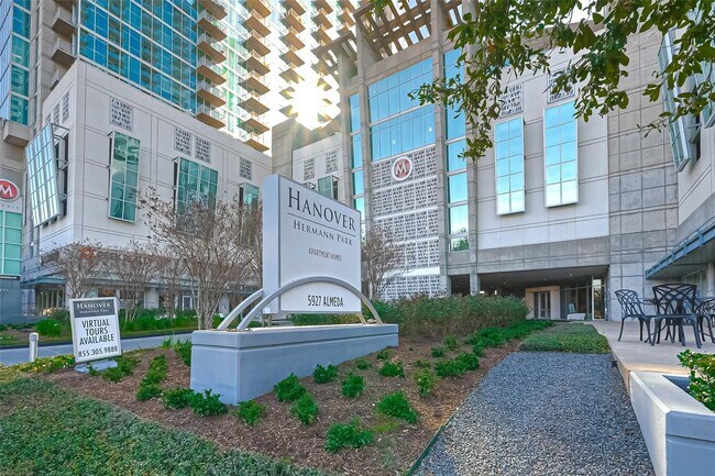Building Photo - 5925 Almeda Rd