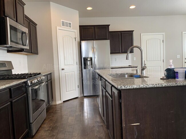 Building Photo - 8885 Vanderwood Rd