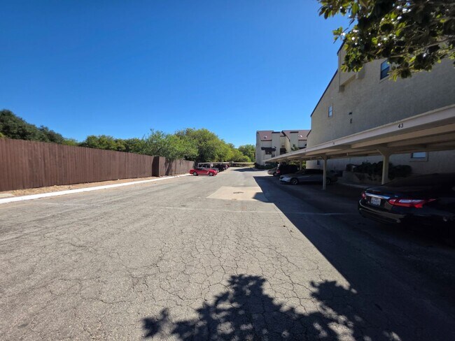 Building Photo - Condo for lease in Medical Area!