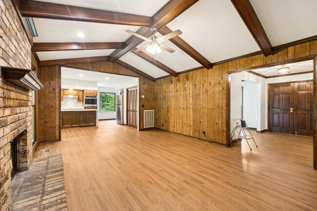 Building Photo - 1972 Sunnyside Dr