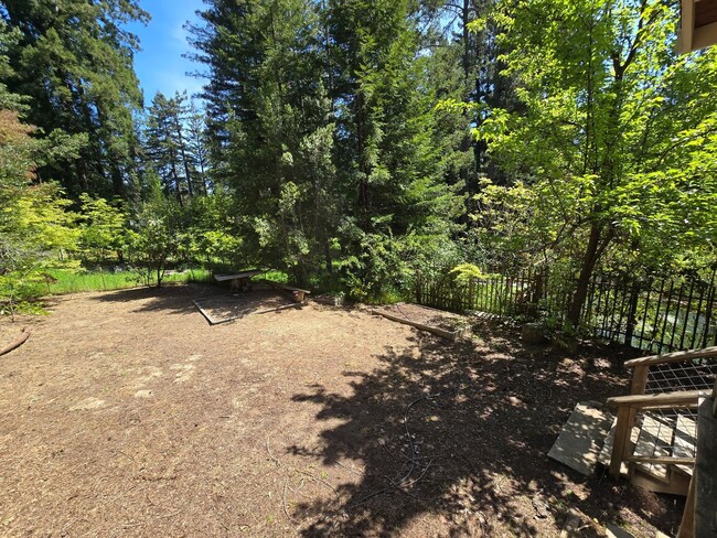 Building Photo - Large and stunning home in rural Sebastopol!