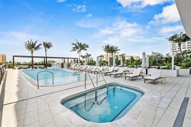 Building Photo - 900 N Ocean Blvd