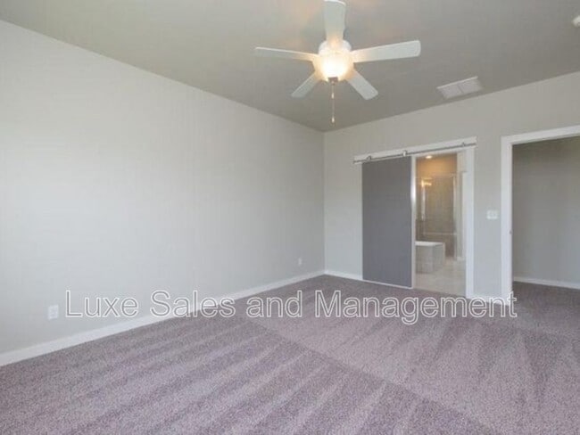 Building Photo - 10608 Glover River Dr