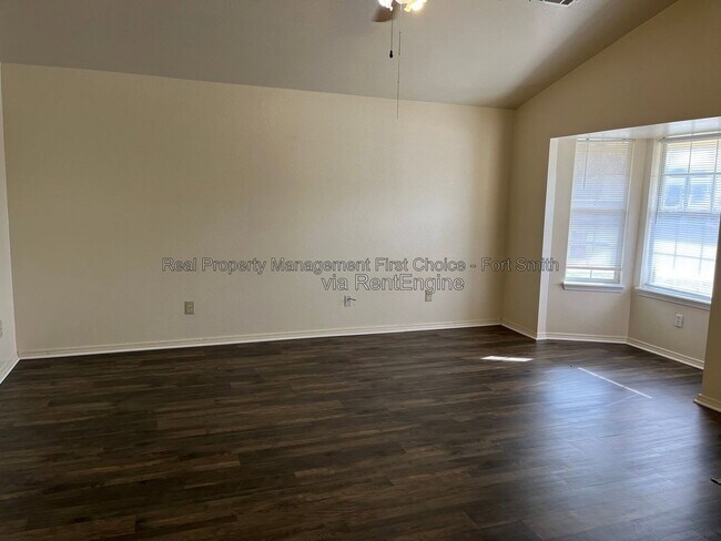 Building Photo - 3509 Price Cir