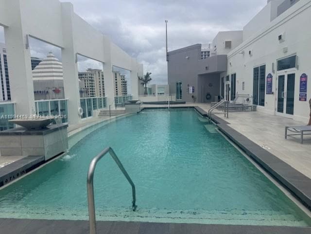 Building Photo - 350 SE 2nd St