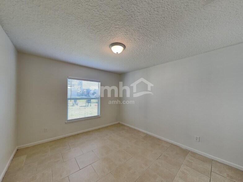 Building Photo - 9140 Prosperity Lake Dr