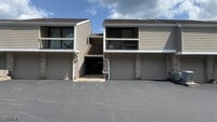 Building Photo - 5 Evergreen Dr