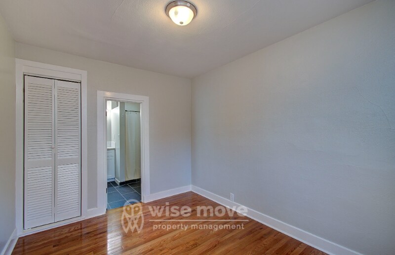 Building Photo - 805 NW Greeley St