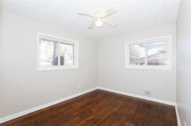 Building Photo - 2707 Cavalier Way