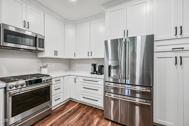 Building Photo - 3156 E Country Shadows St