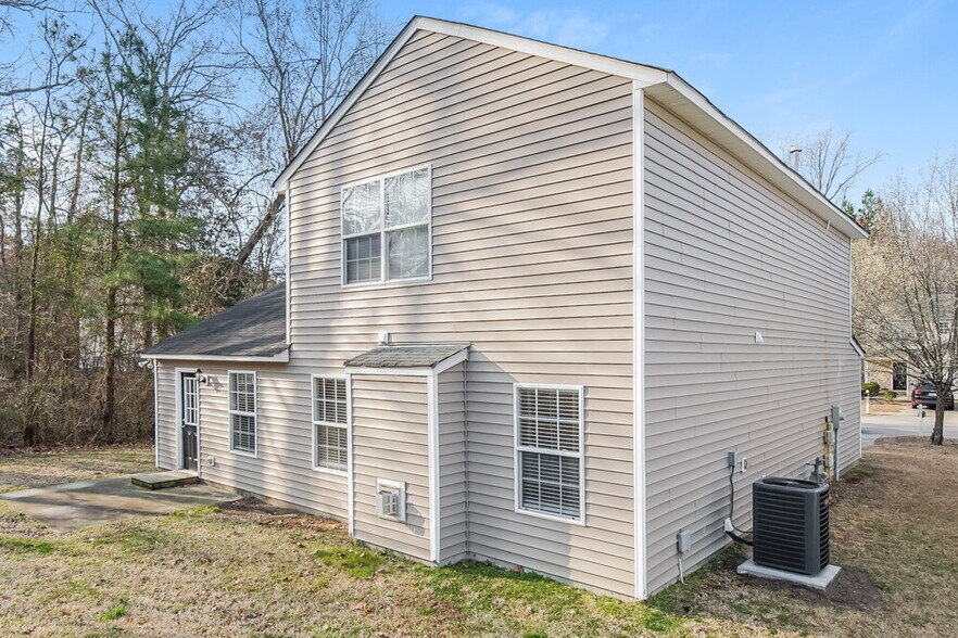 Building Photo - 4009 Laurel Glen Dr