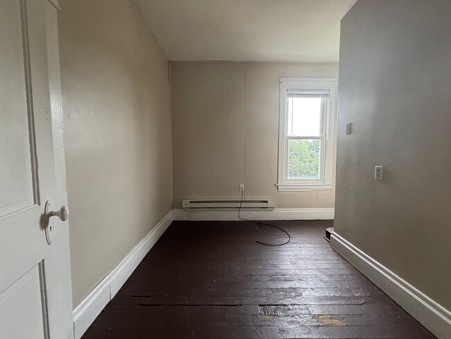 Building Photo - South Park Rental - $900/mo