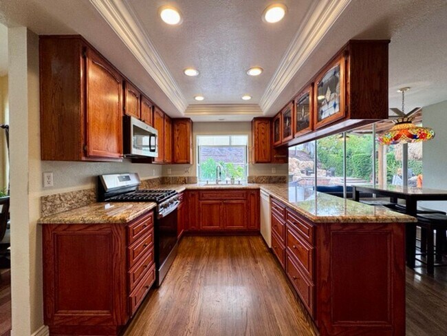 Building Photo - 5 bedroom South Temecula home with a Pool ...