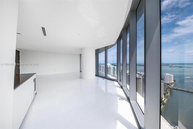 Building Photo - 300 Biscayne Blvd Way