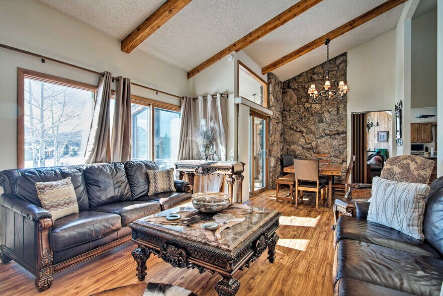 Building Photo - 1740 High Pine Dr