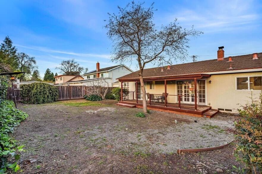 Building Photo - 7472 Blue Fox Way