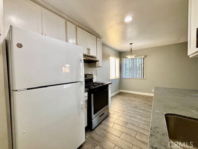 Building Photo - 17102 Emerald Ln