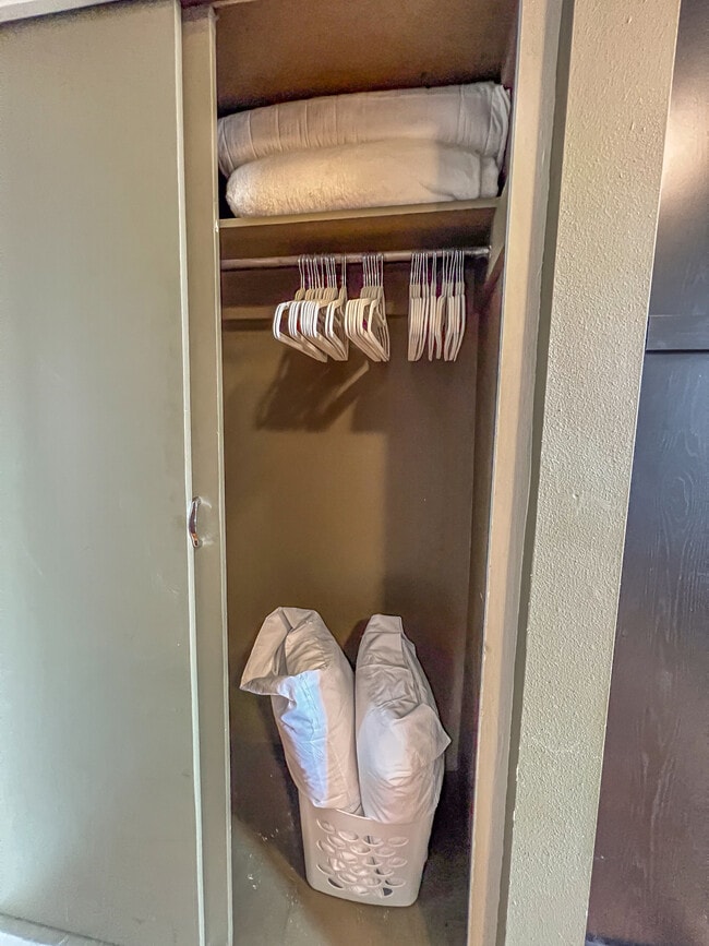 Building Photo - 1175 Iowa St