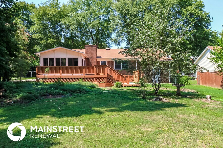 Building Photo - 326 Traceway Rd