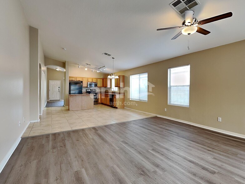 Building Photo - 45611 W Tulip Ln