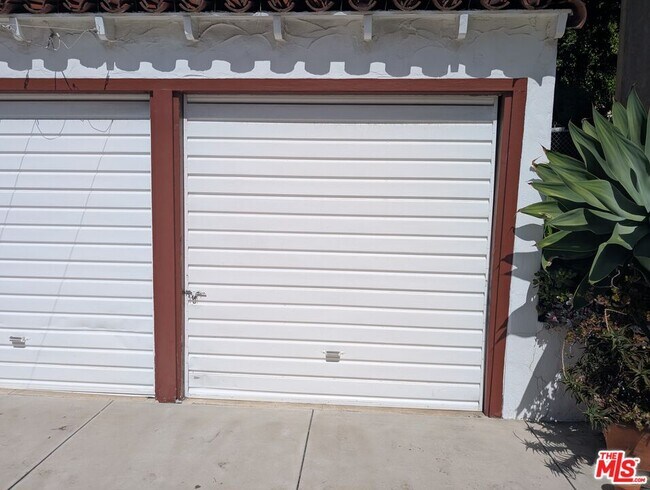 Building Photo - 1612 1/2 Glendon Ave